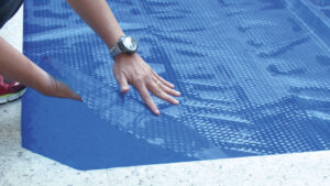 cuidados com a capa térmica da piscina