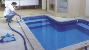 como aspirar piscinas em bh